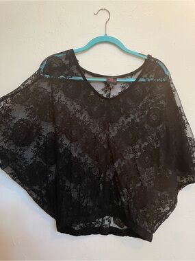2B Bebe Y2K Vintage black lace poncho. Size M